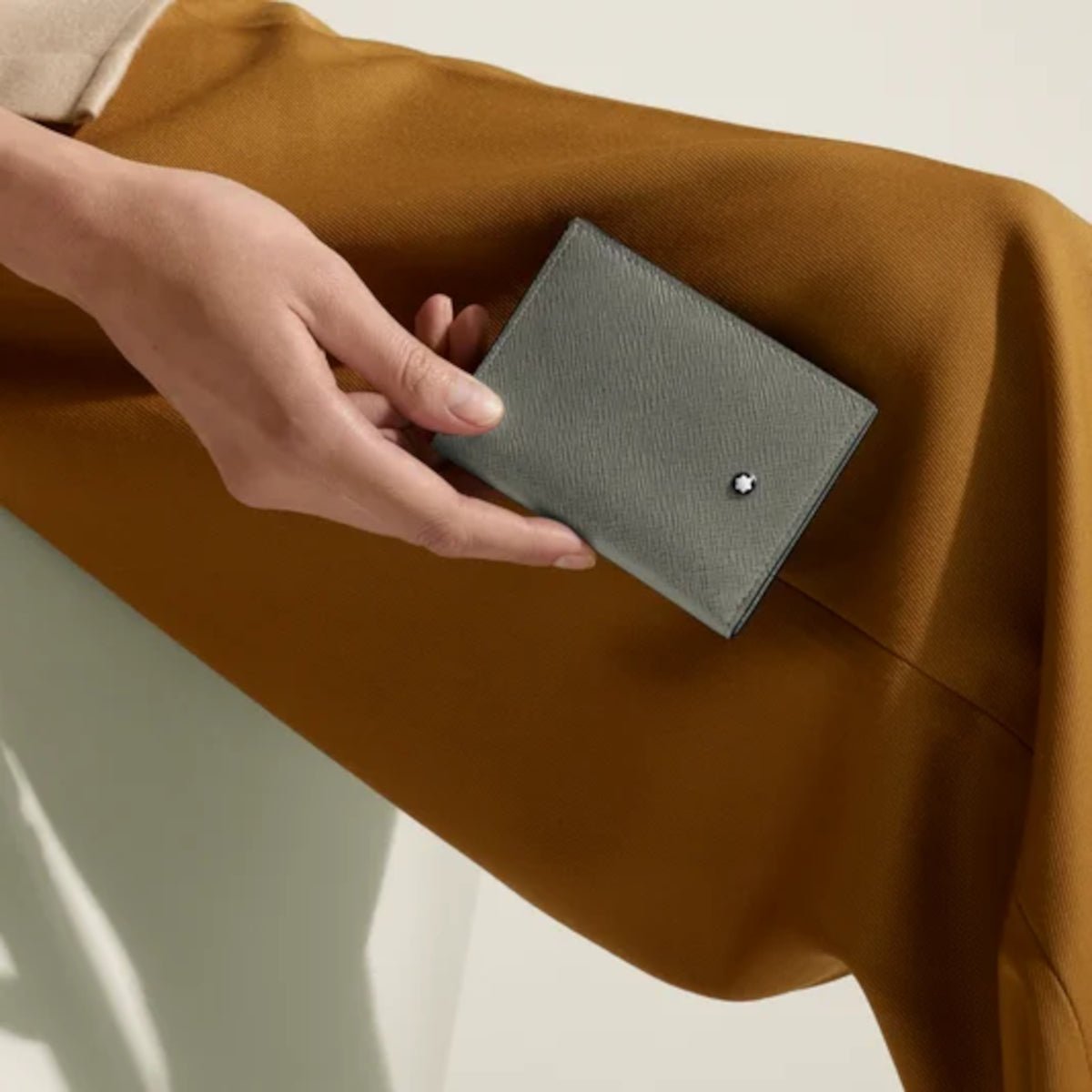 PortefeuilleMontblancPortefeuille mini format 4cc Montblanc Sartorial