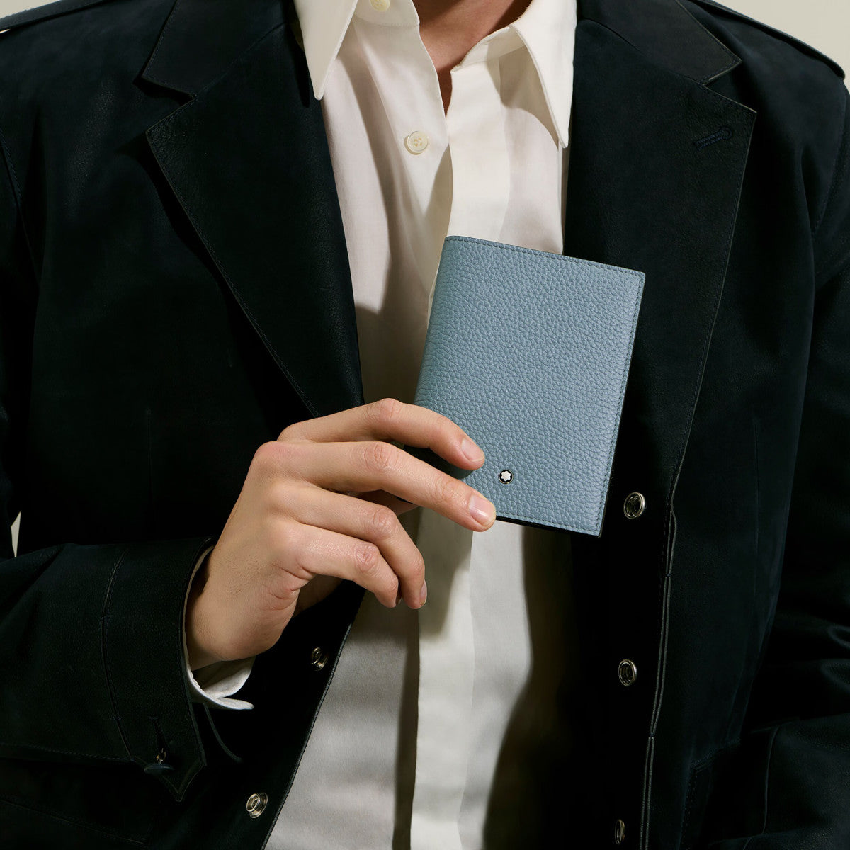 Montblanc international passport holder Meisterstück Soft Grain 
