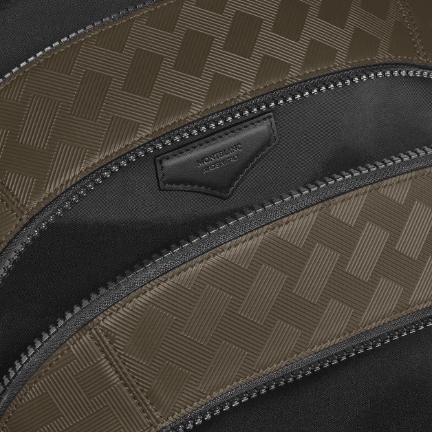 Sac à dosMontblancSac à dos moyen à 3 compartiments en cuir haute résistance Montblanc Extreme 3.0